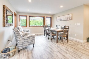 Family-friendly Lakeview Cottage w/ Deck & View