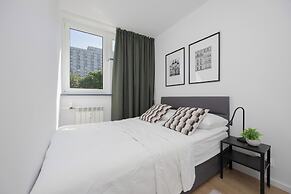 Beige Apartment Near Center by Renters