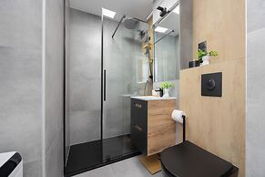 Beige Apartment Near Center by Renters