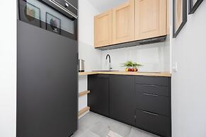 Beige Apartment Near Center by Renters