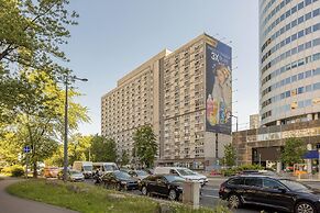 Beige Apartment Near Center by Renters