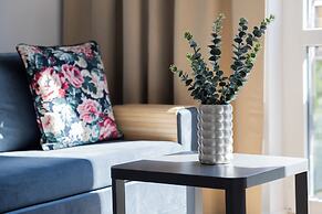 Beige Apartment Near Center by Renters