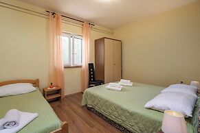 Countryside Apartment Giani