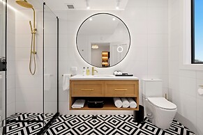 The Clements Hotel