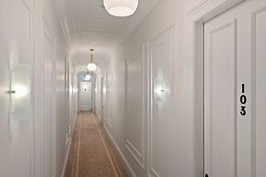 The Clements Hotel