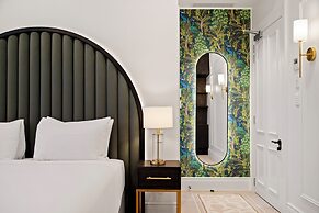 The Clements Hotel