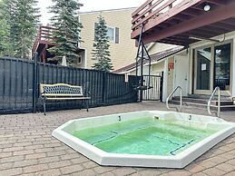 Lakeview Villas #26 3 Bedroom Condo by RedAwning