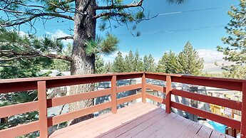 Lakeview Villas #26 3 Bedroom Condo by RedAwning