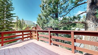 Lakeview Villas #26 3 Bedroom Condo by RedAwning