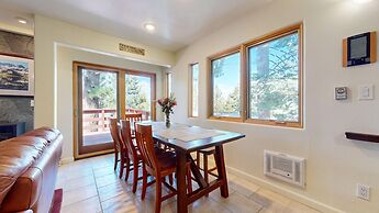 Lakeview Villas #26 3 Bedroom Condo by RedAwning