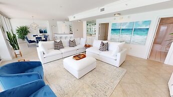 Oceania 807 3 Bedroom Condo by RedAwning