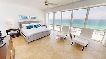 Oceania 807 3 Bedroom Condo by RedAwning