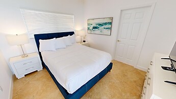 Oceania 807 3 Bedroom Condo by RedAwning