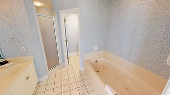 Oceania 807 3 Bedroom Condo by RedAwning