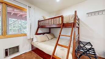 Lakeview Villas #24 3 Bedroom Condo by RedAwning