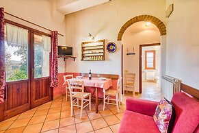 Broom apt With Shared Pool