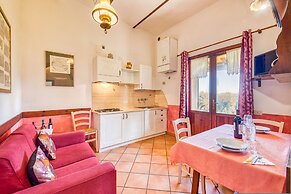 Broom apt With Shared Pool