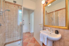 Borgo Belvedere Apartment With Lake View