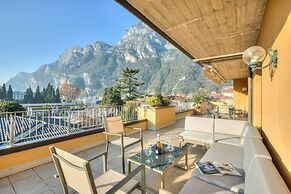 Antares in Riva del Garda