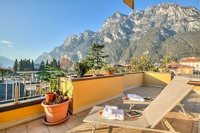 Antares in Riva del Garda