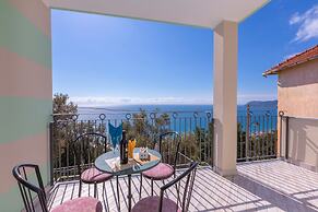 Serena 2 in Alassio With 2 Bedrooms and 2 Bathrooms