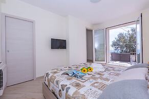 Serena 1 in Alassio With 2 Bedrooms and 2 Bathrooms