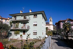 Paulie Apartment in Riva del Garda
