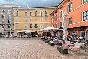 Lake View Historical Center Apartment