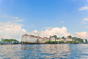 Sweet Escape Stresa Center