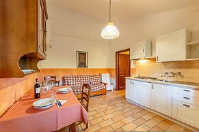 Mustard apt With Shared Pool