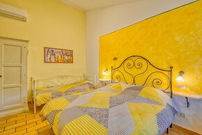 Mustard apt With Shared Pool