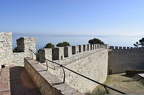 Mustard apt With Shared Pool