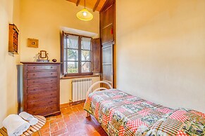 Sunflower apt With Shared Pool Family fun