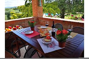 Sunflower apt With Shared Pool Family fun