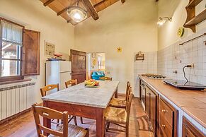 Sunflower apt With Shared Pool Family fun