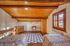 Rosehip apt With Shared Pool