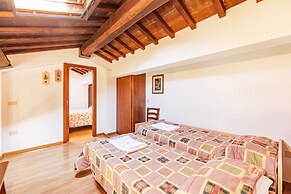 Hawthorn apt With Shared Pool Family fun