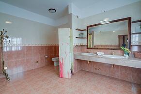 Villa Oasi With Private Pool