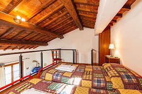 Laurel apt With Shared Pool