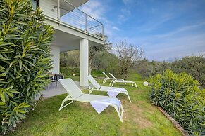 Casa Oleandri With Pool and Lake View