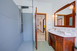 The Bon Ora Apartment