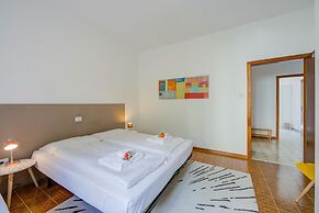 The Bon Ora Apartment