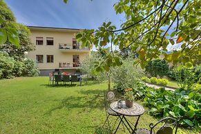 The Bon Ora Apartment