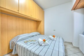 Leonardo House Garden Stresa Center