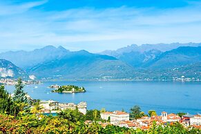 Leonardo House Garden Stresa Center