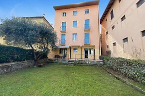 Leonardo House Garden Stresa Center