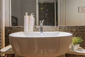 Barbaroux 10 - Luna by Wonderful Italy