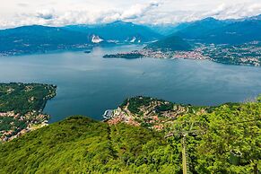 Nicoletta s Lake View On Stresa Hills