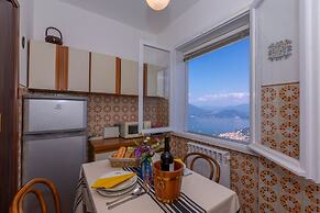Nicoletta s Lake View On Stresa Hills