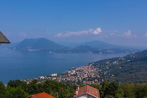 Nicoletta s Lake View On Stresa Hills